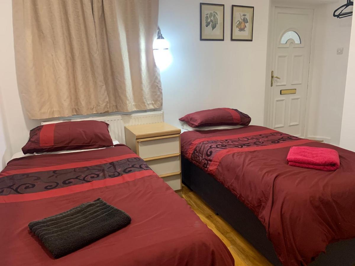 The Dharma Lodge Enfield Buitenkant foto